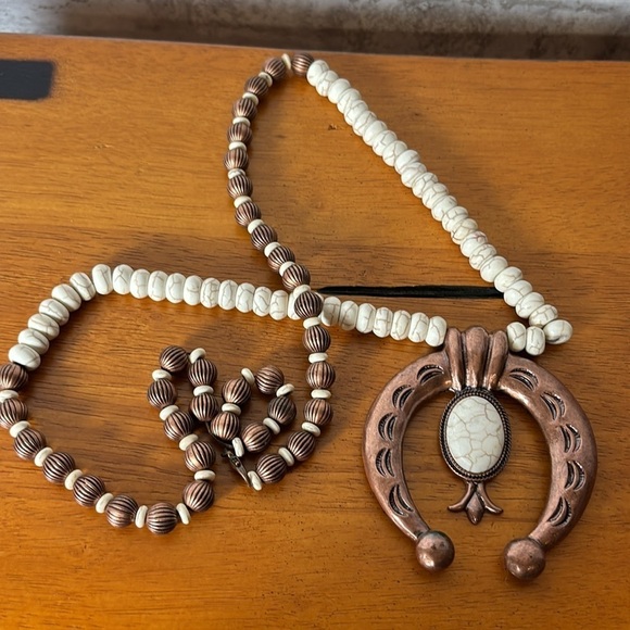 Mesquite Pearl Necklace - Picture 1 of 4